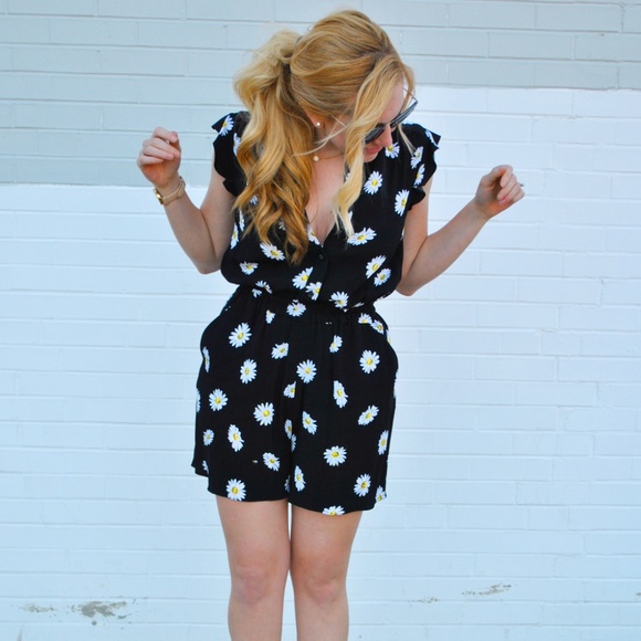KATE SPADE Daisy Dot Crepe Romper {L47} - Picture 1 of 7